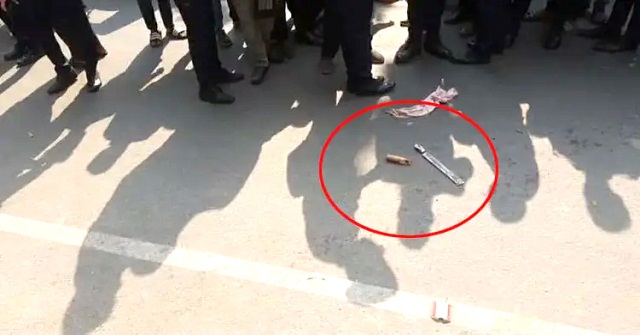 খুলনায় আদালত চত্বরে দু’জনকে গুলি করে হত্যা