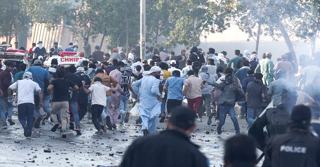  খামেনি হত্যার প্রতিবাদ করতে গিয়ে পাকিস্তান ও ইরাকে ২২ জন নিহত