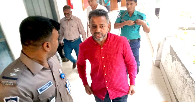 বরিশালে জোর করে চেক ও স্ট্যাম্পে সই, গ্রেপ্তার ২