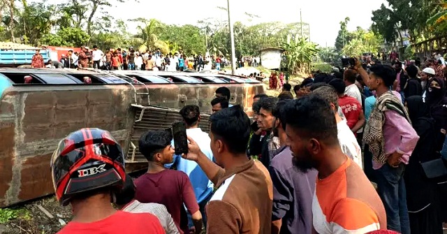 ভোলায় সড়কে প্রাণ গেলো ৪ জনের