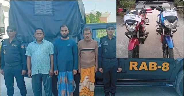 অসহায় কৃষকের ধান কেটে দিচ্ছেন ছাত্রলীগ নেতাকর্মীরা