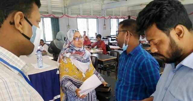 পিরোজপুরে সমাজকর্মী নিয়োগ পরীক্ষায় প্রক্সি দিতে এসে যুবক আটক