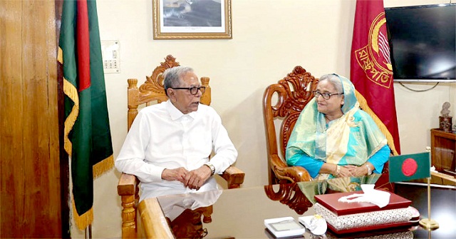  রাষ্ট্রপতির বাড়িতে হাওরের ১৬ পদের মাছে শেখ হাসিনাকে আপ্যায়ন