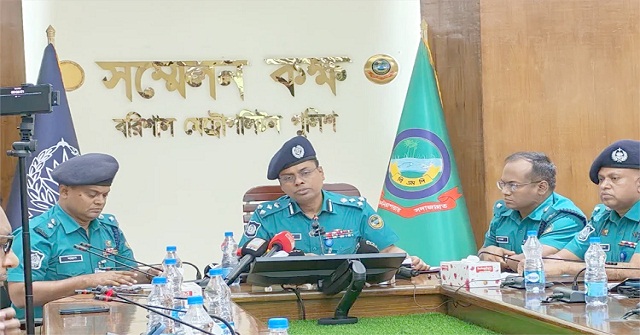 বরিশালে সাংবাদিকদের সাথে নবাগত পুলিশ কমিশনারের মতবিনিময়