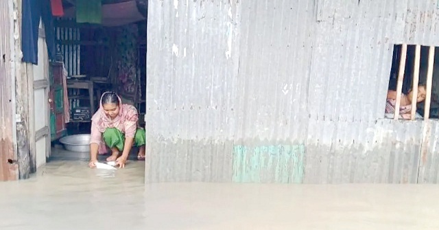 ভোলায় টানা বৃষ্টিপাতে পানিবন্দি ১৫ হাজার মানুষ 