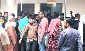 বরিশালে ১২ আইনজীবীর সনদ বাতিলের আবেদন