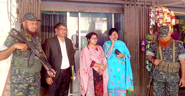 আগৈলঝাড়ায় ৮ ব্যবসা প্রতিষ্ঠানকে জরিমানা 