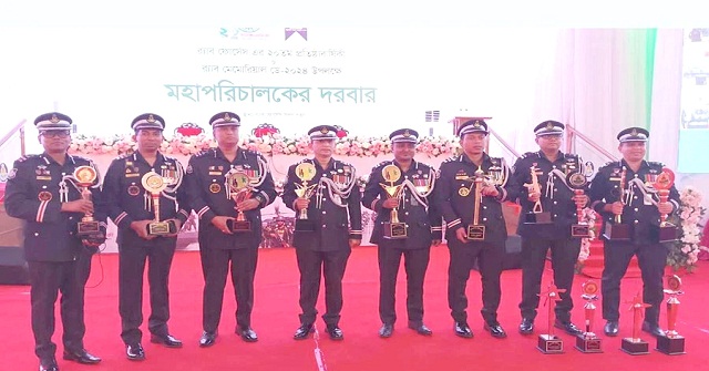 বীরত্বপূর্ণ কাজের স্বীকৃতি পেলেন র‍্যাবের ১২০ সদস্য