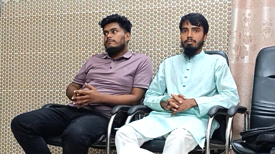 ঝালকাঠিতে জনতার হাতে আটক দুই সমন্বয়ক মুচলেকায় মুক্তি 