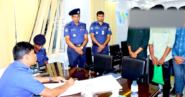 ভোলায় উচ্চস্বরে গান বাজিয়ে নাচানাচি, ২২ পরীক্ষার্থী আটক 