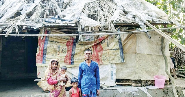 পলিথিন ও খেজুর পাতার ছাউনিতে শিশুদের নিয়ে বসবাস