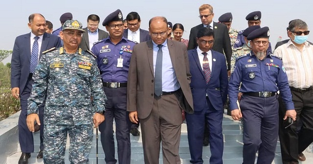 ভাসানচর পরিদর্শনে রাষ্ট্রদূতসহ ১৬ সদস্যের প্রতিনিধি দল