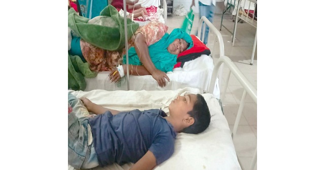 মেহেন্দিগঞ্জে অপবাদ দিয়ে মা ও শিশু পুত্রকে পিটিয়ে জখম