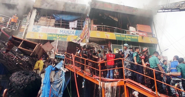 নিউমার্কেটের আগুন নিয়ন্ত্রণে: ফায়ার সার্ভিস