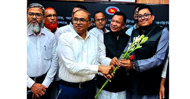 আমতলী নবনির্বাচিত মেয়র-কাউন্সিলরদের শপথ গ্রহণ