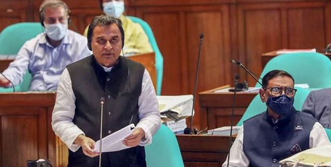 সঙ্কটের মধ্যে ৭,৬১,৭৮৫ কোটি টাকার বাজেট পেশ করছেন অর্থমন্ত্রী