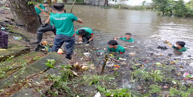 মসজিদে ইসরায়েলি হামলার নিন্দা প্রধানমন্ত্রীর