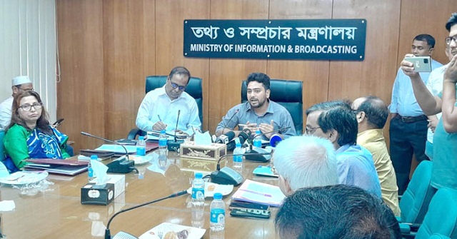 আমাকে স্যার বলা ও ছবি প্রচারের দরকার নেই: উপদেষ্টা নাহিদ