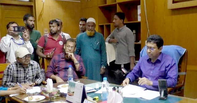 শেবাচিম পরিচালককে ২৪ ঘণ্টার আল্টিমেটাম দিল শিক্ষার্থীরা