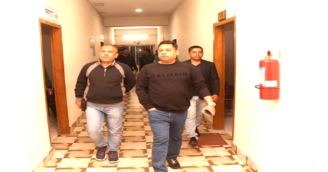 আকস্মিক এয়ারপোর্ট থানা পরিদর্শন করলেন বিএমপি কমিশনার 