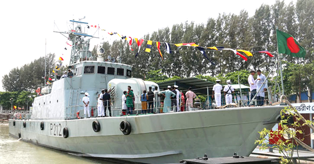 ৩০ কফিনের সারি, জানাজা অনুষ্ঠিত