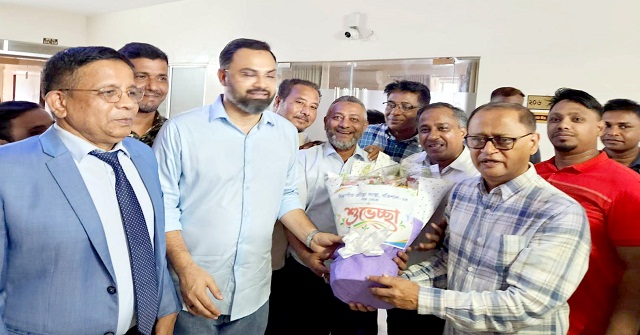 ক্রীড়া প্রতিমন্ত্রী আমিনুল হককে শুভেচ্ছা 