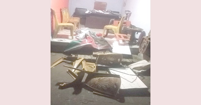 মঠবাড়িয়ায় বিএনপি কার্যালয় ভাঙচুর, পড়ে ছিল ২টি ককটেল