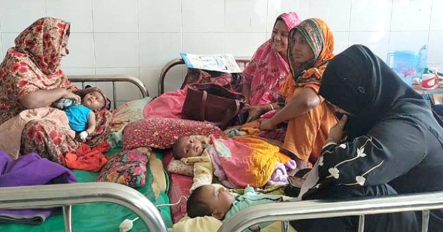 ভোলায় নিউমোনিয়ার প্রকোপ, এক শয্যায় ২-৩ শিশু