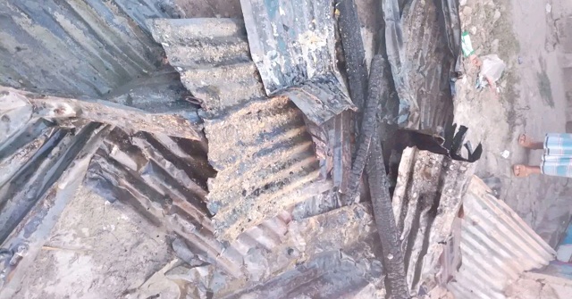 ঝালকাঠিতে দাঁড়িপাল্লার নির্বাচনী কার্যালয় ও দুই জামায়াত কর্মীর দোকানে আগুন