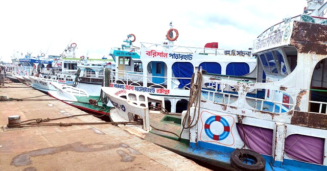 ২২ ঘণ্টা পর বরিশালে লঞ্চ চলাচল শুরু