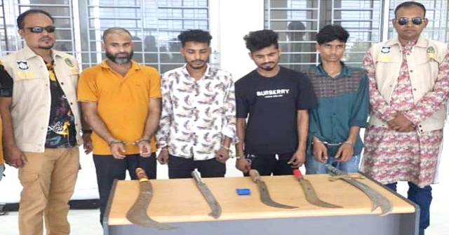 বরিশালে অস্ত্র-ইয়াবাসহ 'মাদক সম্রাট' রাসেল গ্রেফতার