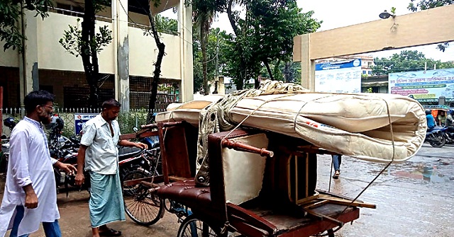 বরিশাল ক্লাব থেকে লুট হওয়া মালামাল উদ্ধার