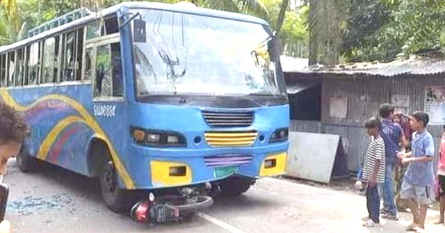 নেছারাবাদে বাসের ধাক্কায় ২ মোটরসাইকেল আরোহী নিহত  