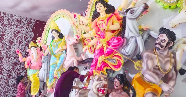 প্রস্তুতি সম্পন্ন, রাত পোহালেই দেবীর বোধন