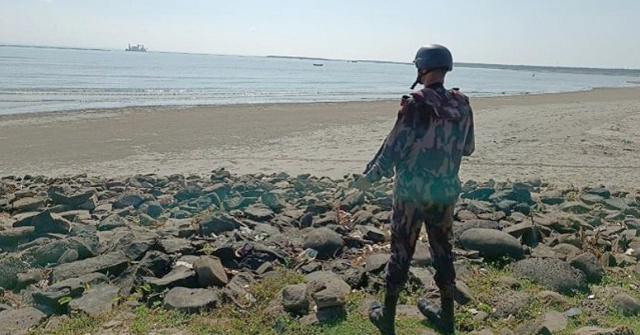 জঙ্গি ছিনতাই: সাতক্ষীরায় রেড অ্যালার্ট, টেকনাফে সতর্কতা