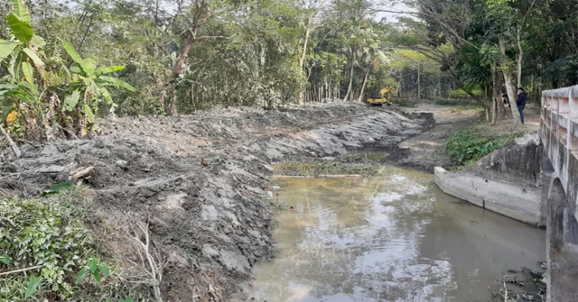 সেতুর পিলারে মোটরসাইকেলের ধাক্কা, ২ শিক্ষার্থী নিহত