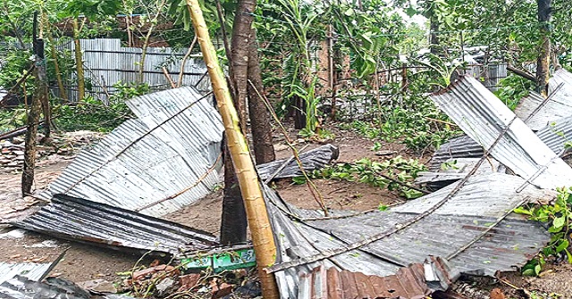 মোখার তাণ্ডবে সেন্টমার্টিনে ৮০ শতাংশ ঘরবাড়ি ক্ষতিগ্রস্ত