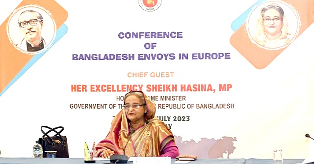 অপপ্রচারের বিরুদ্ধে সঠিক তথ্য তুলে ধরুন, দূতদের প্রধানমন্ত্রী