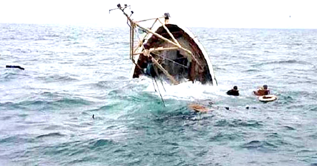 ভোলায় লঞ্চের ধাক্কায় ট্রলারডুবি