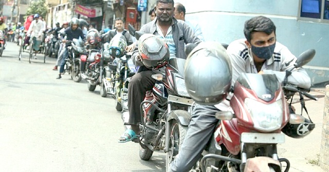  জ্বালানি তেলে অনিয়ম রোধে ডিসিদের ভ্রাম্যমাণ আদালত পরিচালনার নির্দেশ