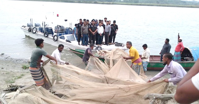 বরিশালে তিন নদীতে থেকে কোটি টাকার অবৈধ জাল জব্দ