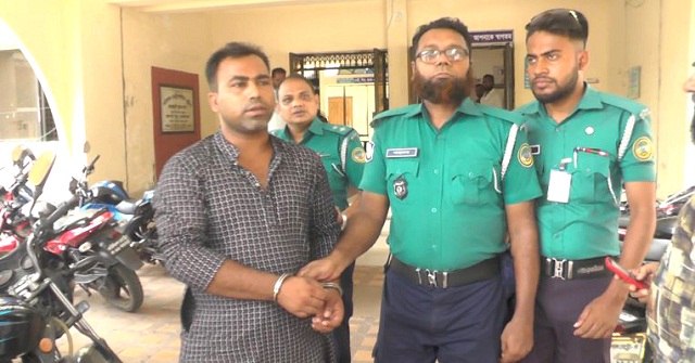 সংবাদ সংগ্রহকালে সাংবাদিকদের উপর আনারস সমর্থকদের হামলা, ইউপি সদস্য গ্রেফতার