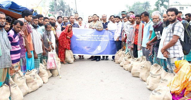 শতাধিক পরিবারকে বিএমপি কমিশনারের ঈদ উপহার