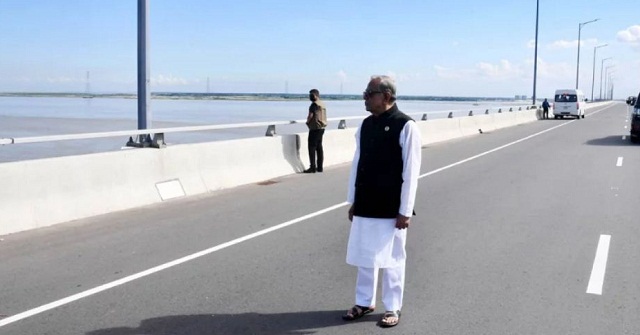 সড়ক পথে পদ্মা সেতু পাড়ি দিলেন রাষ্ট্রপতি