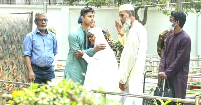 পিলখানা ট্র্যাজেডি: চোখের জলে শহীদদের শ্রদ্ধা জানালেন স্বজনরা