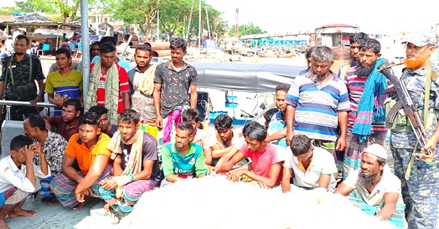 বরিশালে ২৯ জেলে আটক