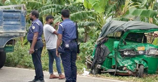 বাকেরগঞ্জে সড়ক দুর্ঘটনায় শিশুসহ নিহত ২