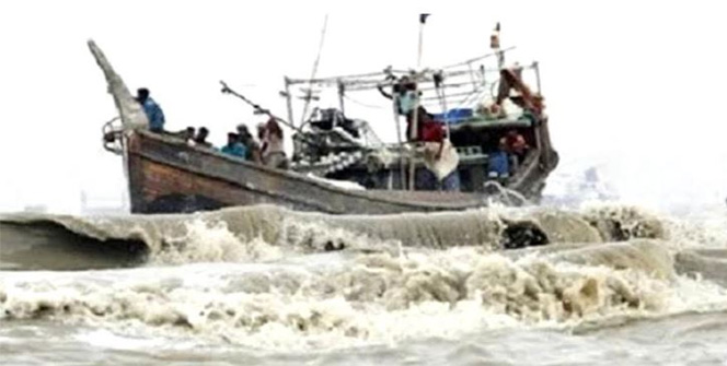 সাগরে নিম্নচাপ, কাল সকালে রূপ নেবে ঘূর্ণিঝড়ে