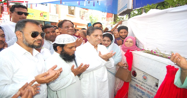 রাস্তা নির্মানের পাশাপাশি জলাবদ্ধতা নিয়ে কাজ করা হচ্ছে: বিসিসি মেয়র 