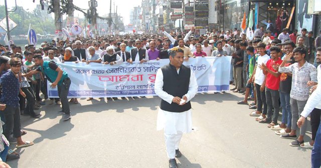 স্বামীর মোটরসাইকেলের চাকায় ওড়না পেঁচিয়ে স্ত্রীর মৃত্যু